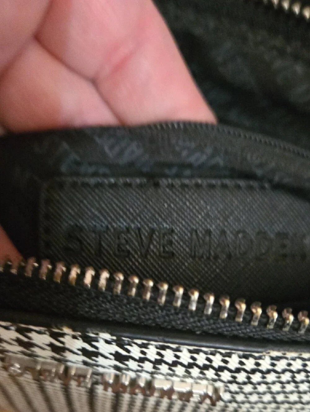 Steve Madden Black & White Houndstooth Crossbody Purse